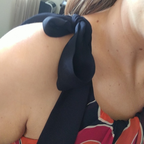 Cute patterned top. - Picture 8 of 8